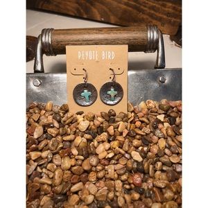 [ BRAND NEW ] hammered silver and turq earrings